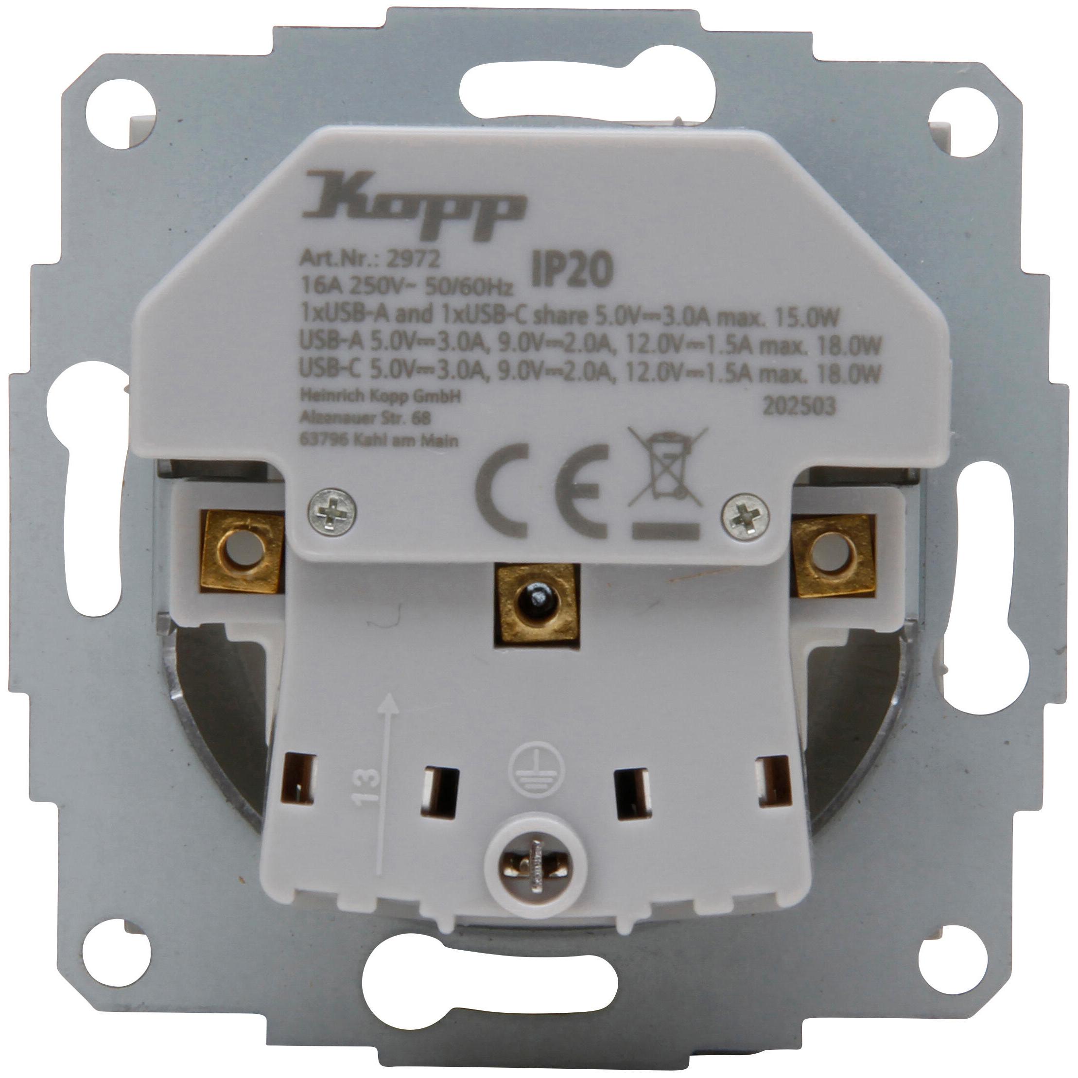 HK07 - Schutzkontakt-Steckdose, USB A/C Anschluss, Farbe: arktisweiß matt – Bild 3