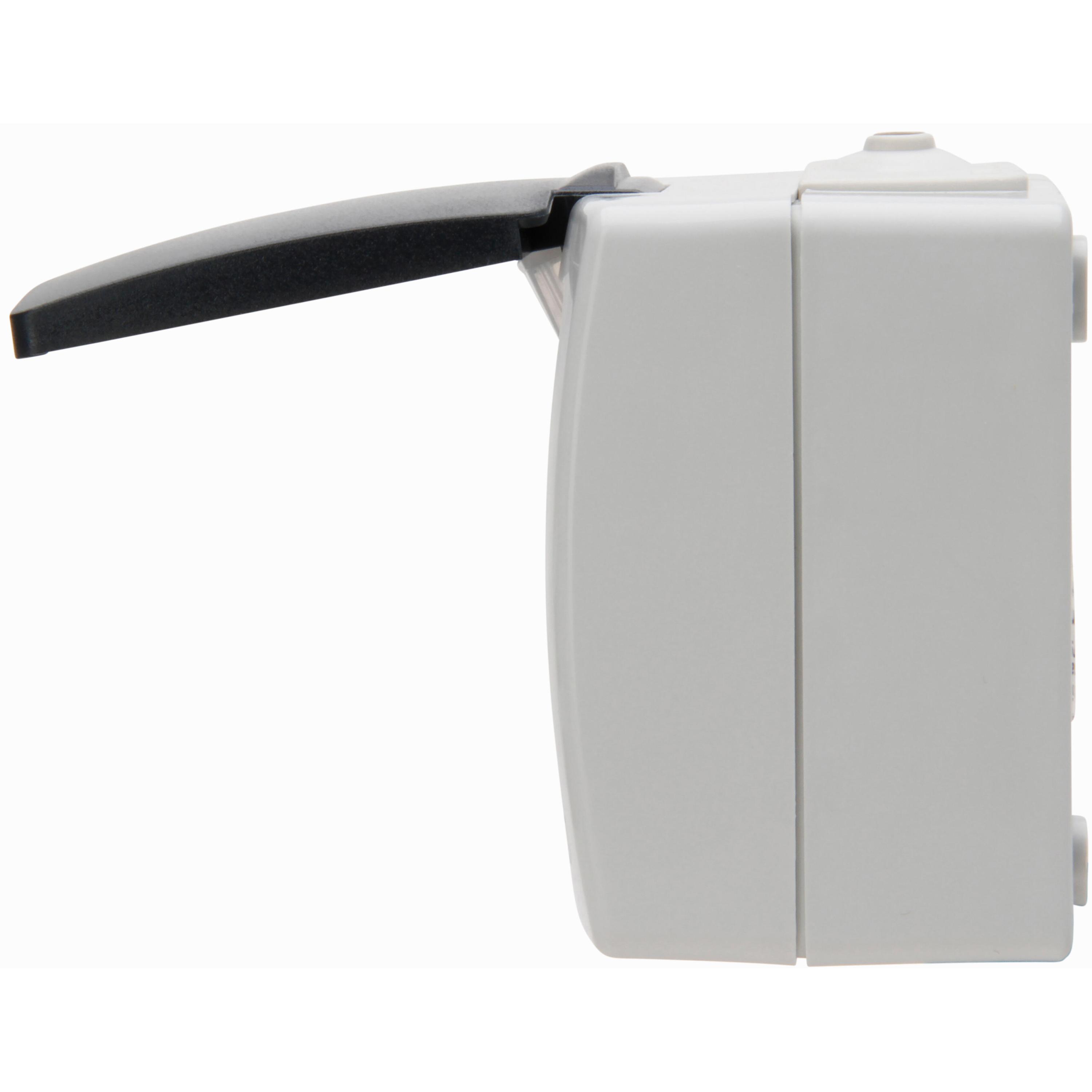 Earthed socket outlet with hinged lid and with shutter - Image 6