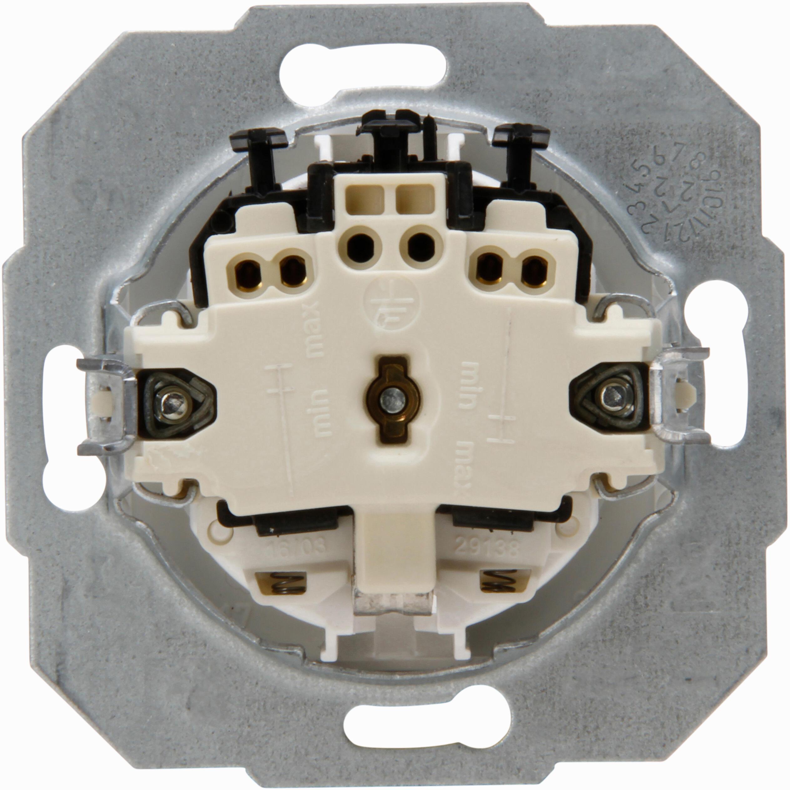 EUROPA - earthed socket outlet, 1-fold, with shutter, colour: arctic white - Image 3