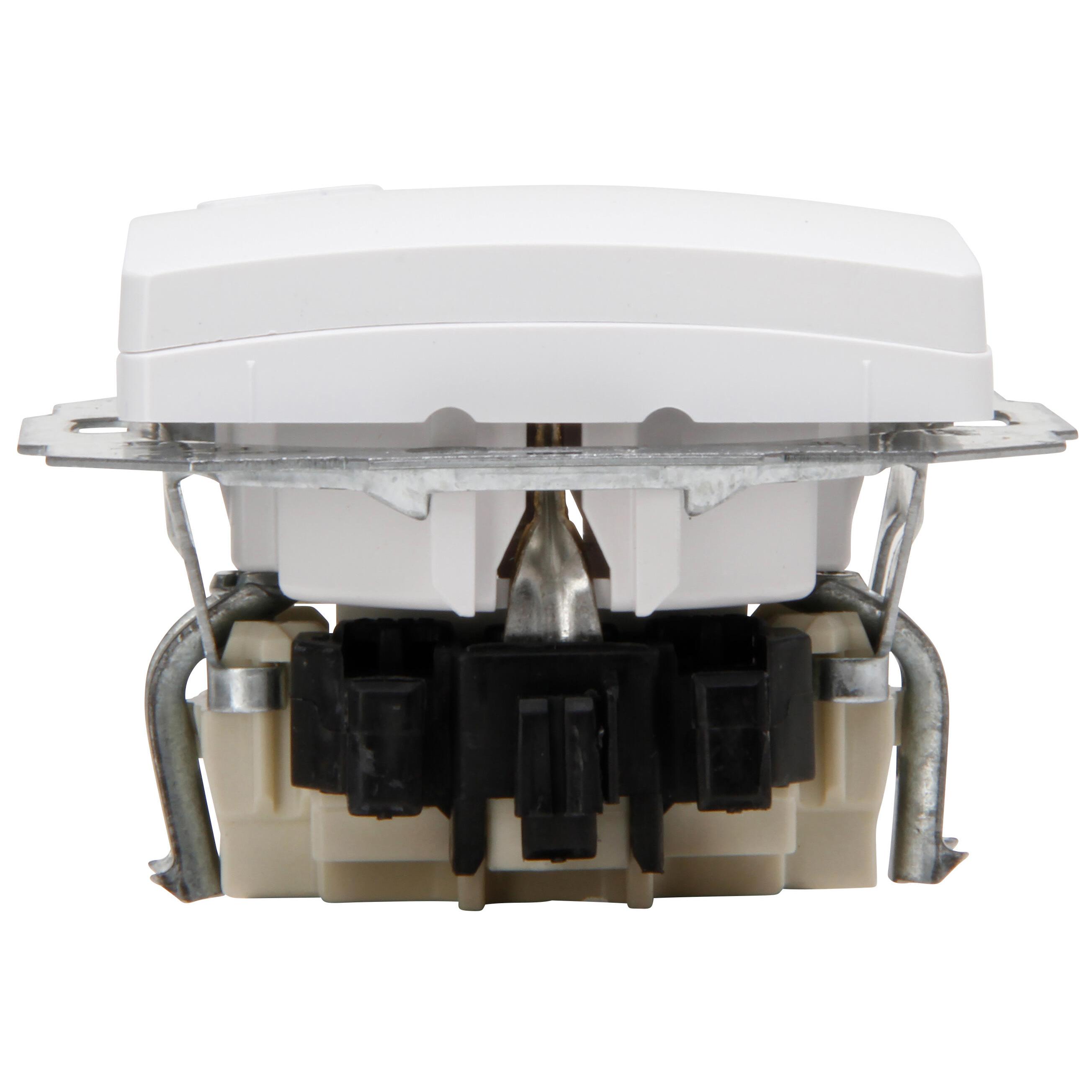 PARIS - earthed socket outlet with hinged lid and with shutter, colour: arctic white - Image 4