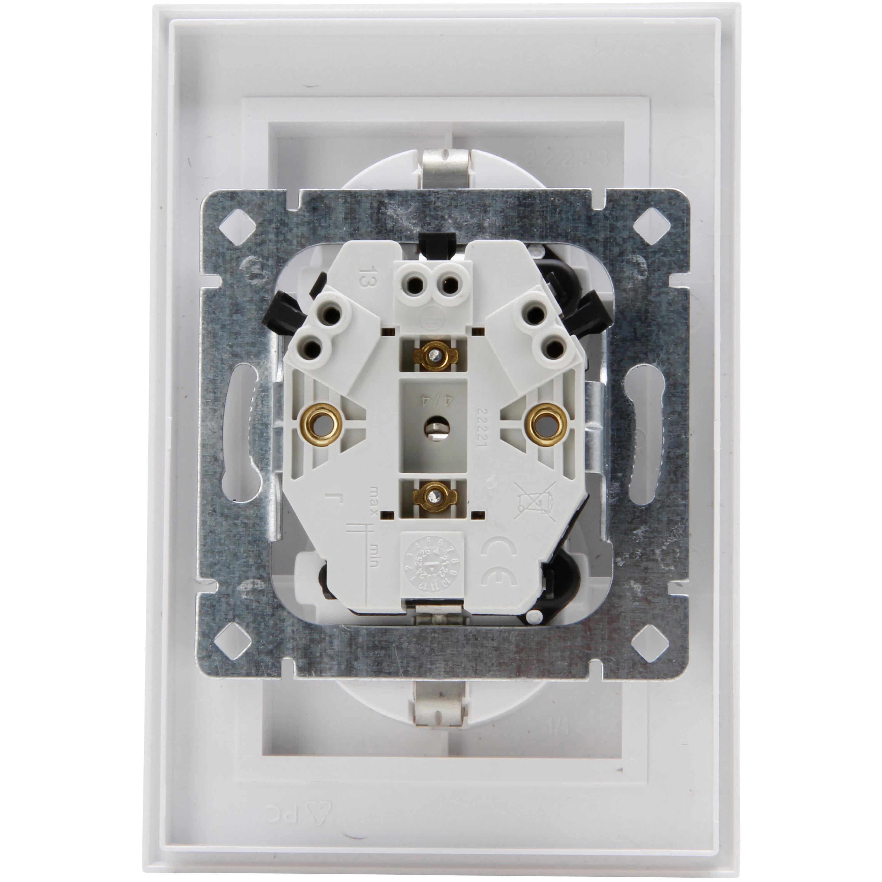HK07 - double earthed socket outlet without shutter, colour: arctic white - Image 3