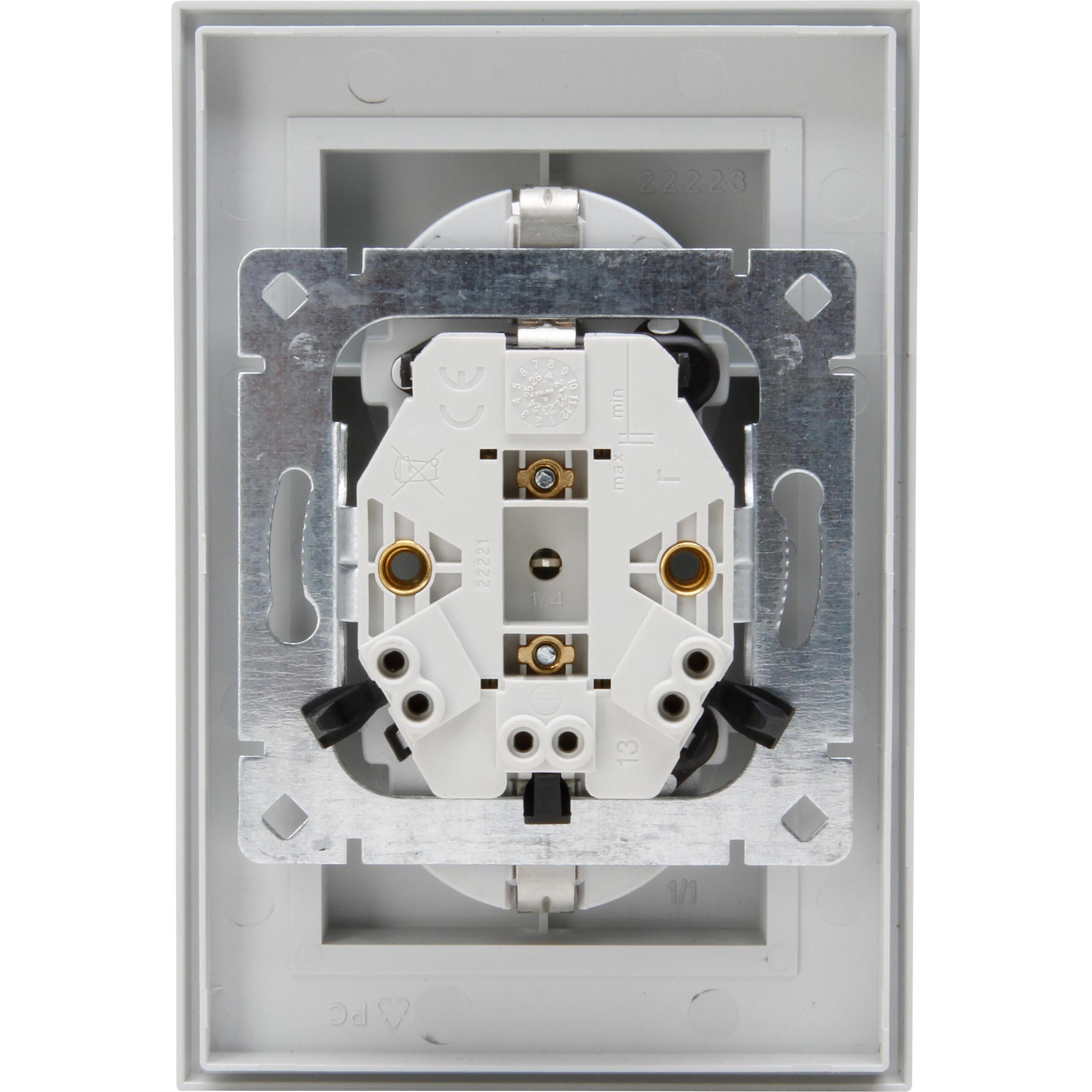 HK07 - double earthed socket outlet, colour: grey matt - Image 3
