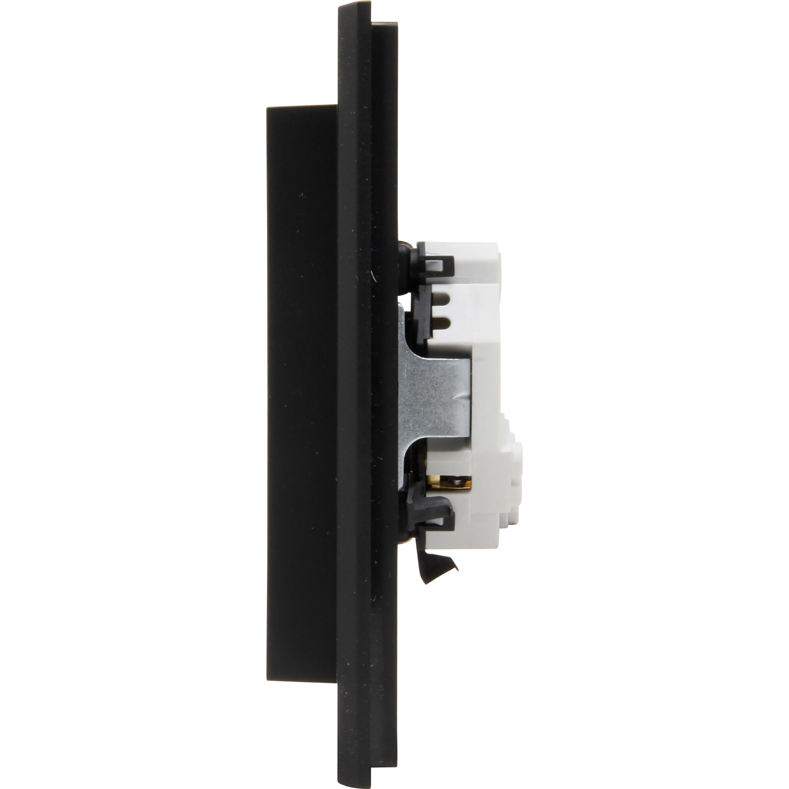 HK07 - double earthed socket outlet, colour: black matt - Image 6