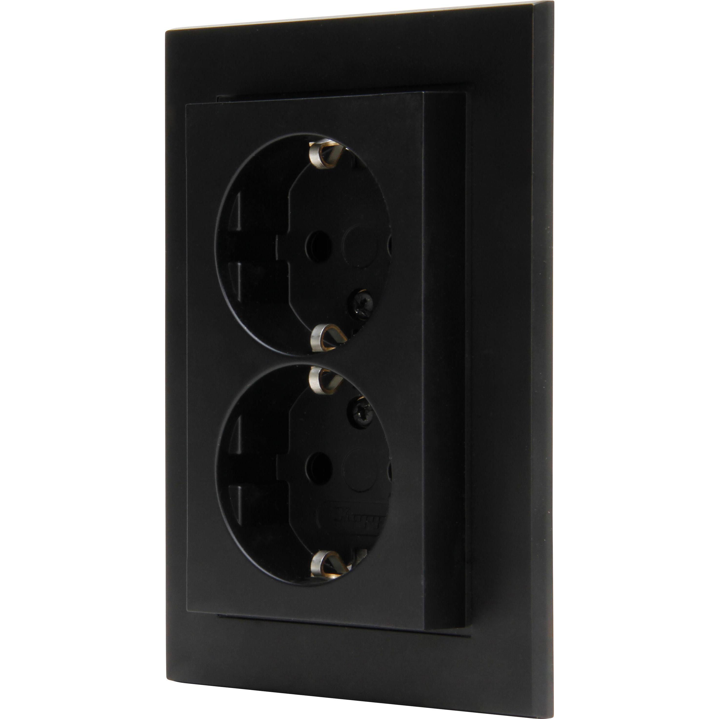 HK07 - double earthed socket outlet, colour: black matt